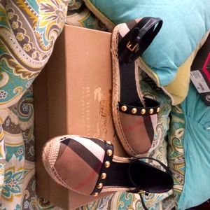 Burberry Women's Shoes Size 39